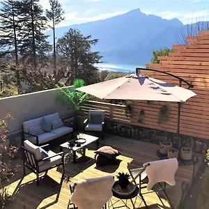 https://loft-christina.hotels-rhonealpes.com